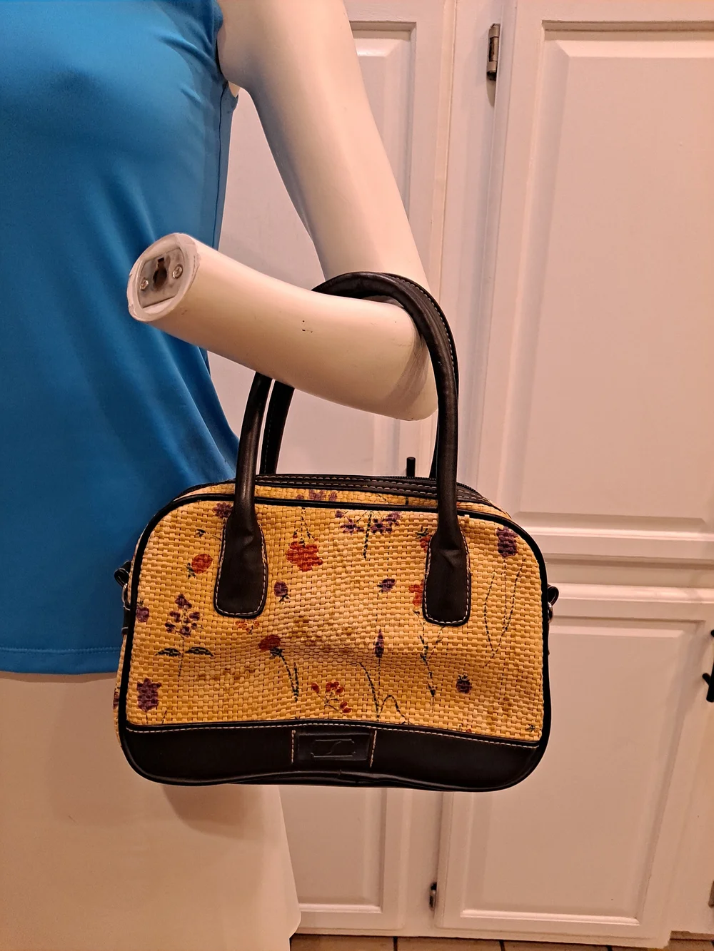 Stone Mountain Vintage Y2k Handpainted Floral Woven Straw Dome Satchel